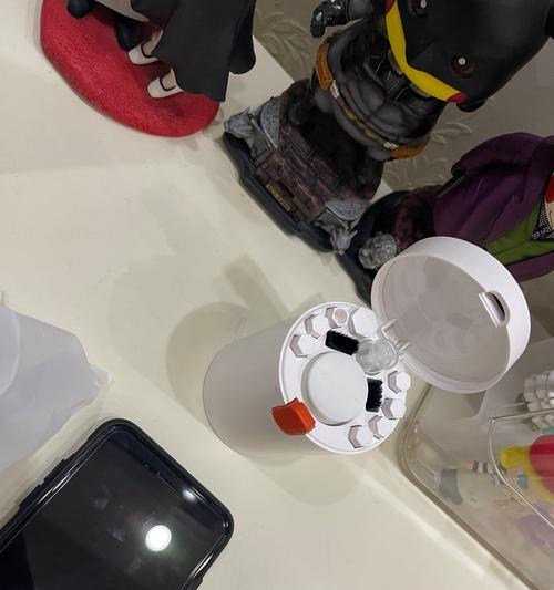 如何正确清理机械键盘，让键盘恢复原有手感（避免损坏键盘和提高使用寿命的关键步骤）