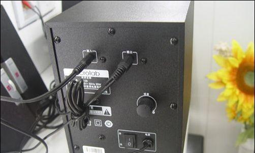 麦博M100（全面评析麦博M100的音质、舒适度和外观设计）